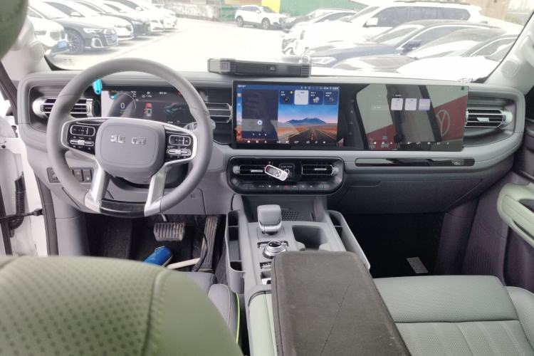 Used BAIC Off-Road BJ40 Electric Drive 2025 Standard Edition Center Console