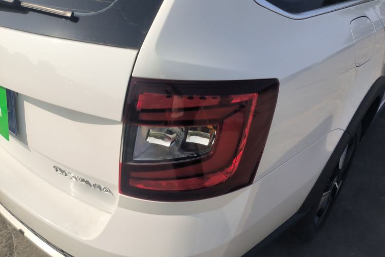 Used Skoda Octavia 2019 TSI280 DSG Luxury Edition Station Wagon China VI Standard
