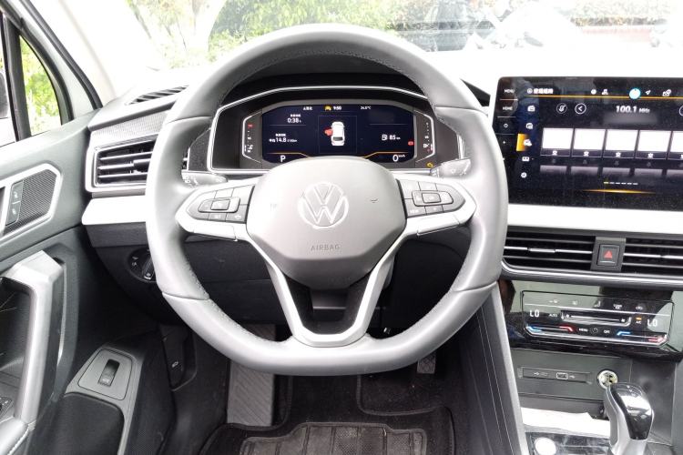 Used Volkswagen Tiguan L 2024 300TSI Automatic Two-Wheel Drive Smart Edition Steering Wheel