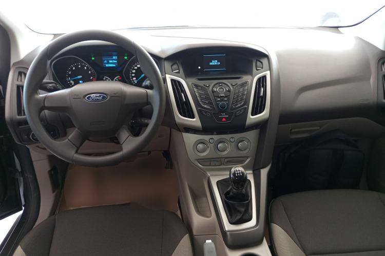 Used Ford Focus 2012 Sedan 1.6L Manual Comfort Model
