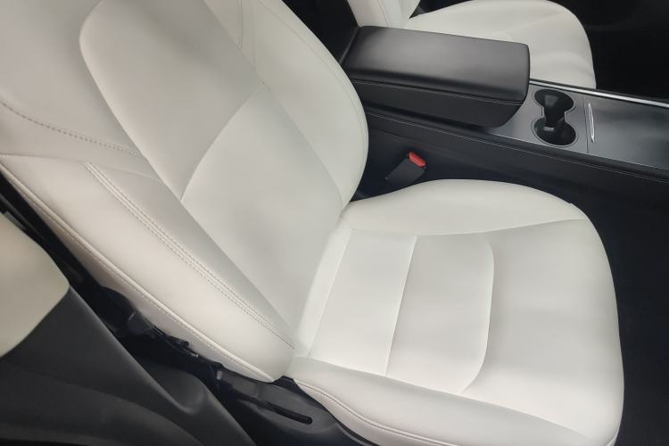 Used Tesla Model Y 2022 Long-Range All-Wheel-Drive Version
