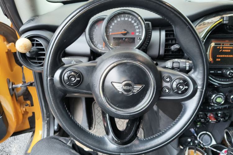 Used MINI MINI 2014 1.5T COOPER Fun
