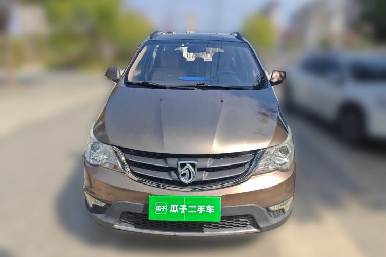Used Baojun 730 2014 1.5L manual Comfort version 7 seats