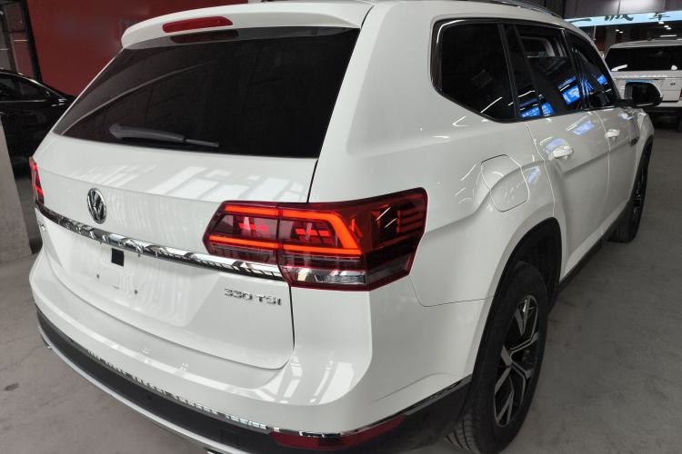 Used Volkswagen Teramont 2017 330TSI Two-Wheel-Drive Luxury Edition Rear Right 45 Deg