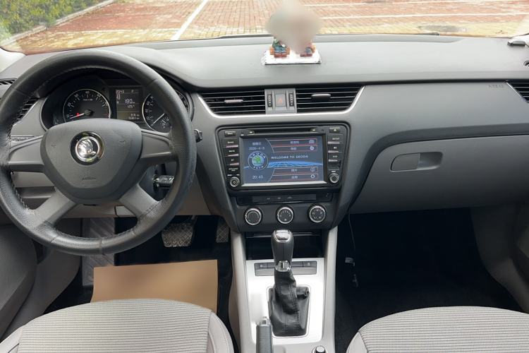 Used Skoda Octavia 2015 1.6L Automatic Yijie Edition Interior 3