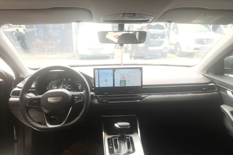 Used Geely Auto Emgrand 2025 4th Generation 1.5L CVT Luxury Version Center Console