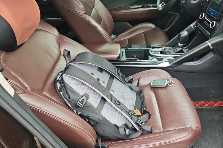 Used Renault Koleos 2017 2.5L Four-Wheel Drive Ultimate Edition Right Front Seat