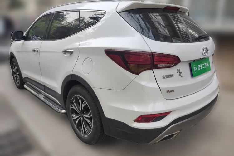 Used Hyundai Santa Fe 2017 2.0T Automatic All-Wheel Drive Smart 7-Seater