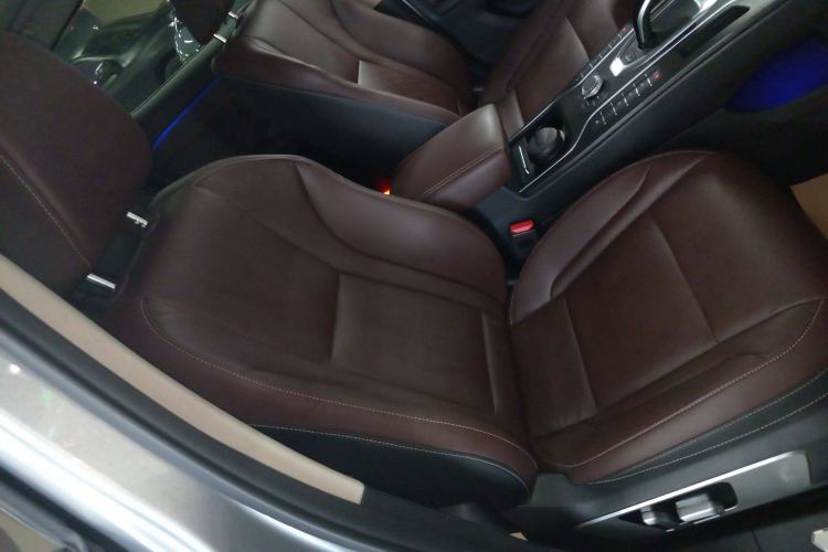 Used Wey VV6 2018 2.0T Two-Wheel-Drive Ultra-Luxury Version China V Standard