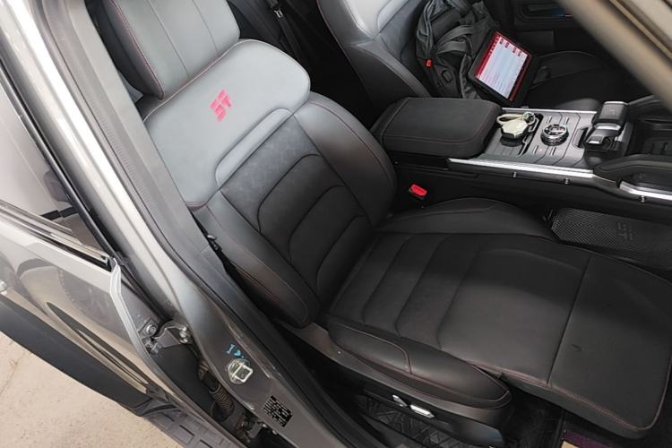 Used JETOUR Traveler 2023 2.0T All-Wheel Drive CrossPRO+ Right Front Seat