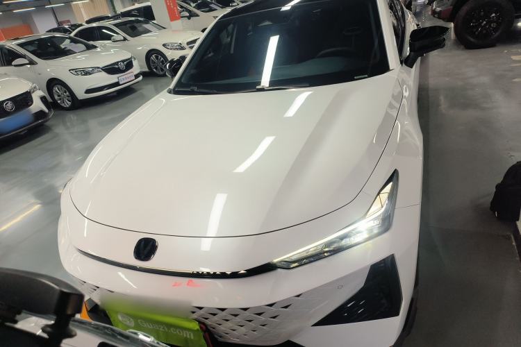 Used Changan UNI-V 2025 1.5T 500Bar Prestige Sporty Version