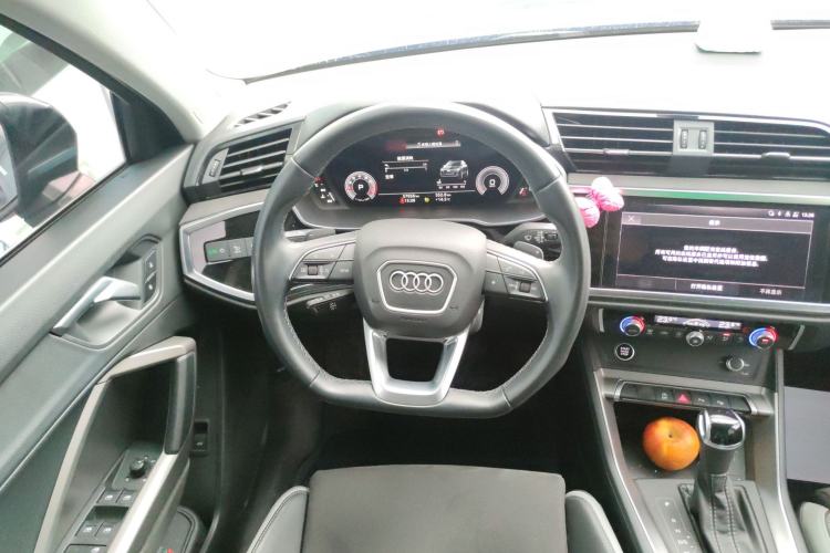 Used Audi Q3 2023 35 TFSI Fashion Dynamic Model (1.4T)
