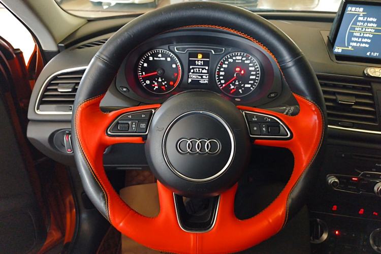Used Audi Q3 2015 35 TFSI Comfort Model Steering Wheel