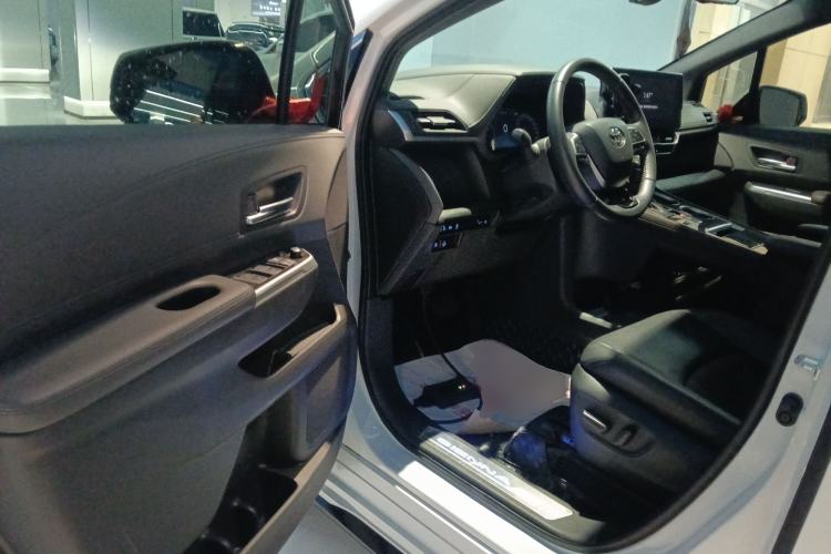 Used Toyota Sienna 2021 2.5L Hybrid Ultimate Edition
