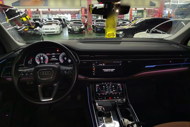 Used Audi Q7 2021 45 TFSI quattro S line Sport model
