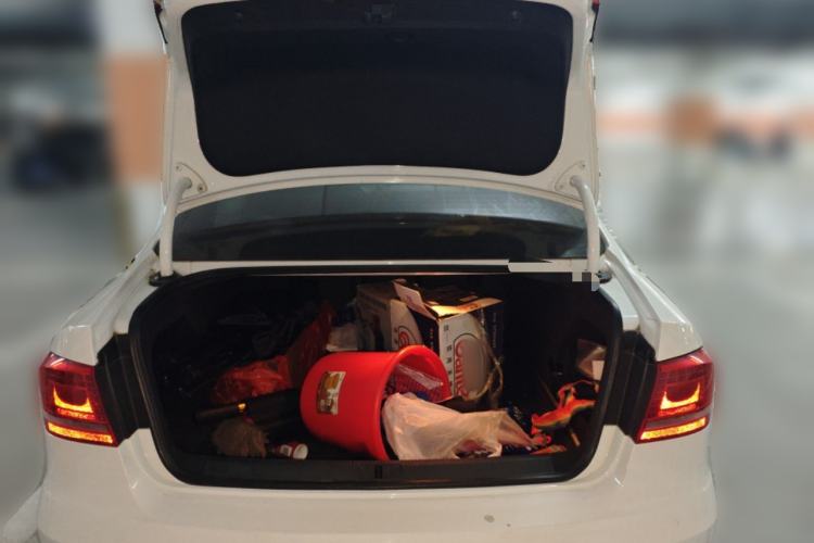 Used Volkswagen Magotan 2013 1.8TSI Luxury Model Trunk