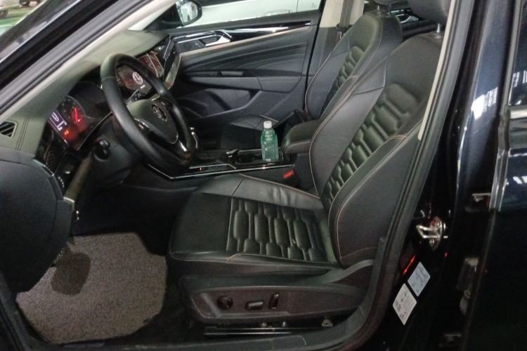 Used Volkswagen Passat 2020 Facelift 330TSI Elite Edition China VI Standard Left Front Seat