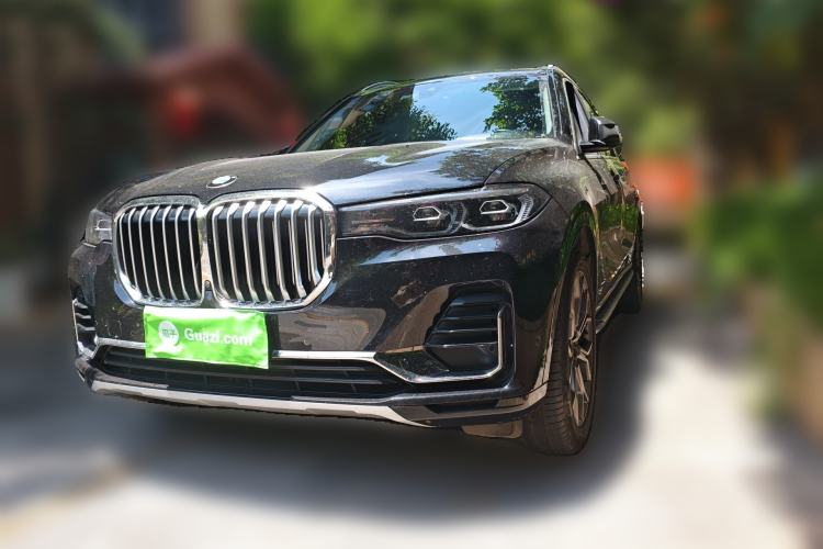 Used BMW X7 2021 xDrive40i Luxury Package with Leading Features