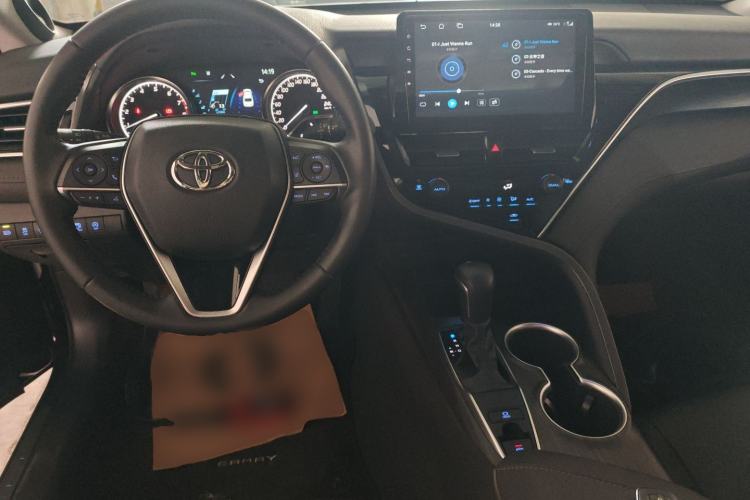 Used Toyota Camry 2021 2.0G Luxury Edition Center Console