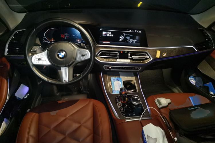 Used BMW X5 2022 xDrive 30Li Luxury M Sport Package
