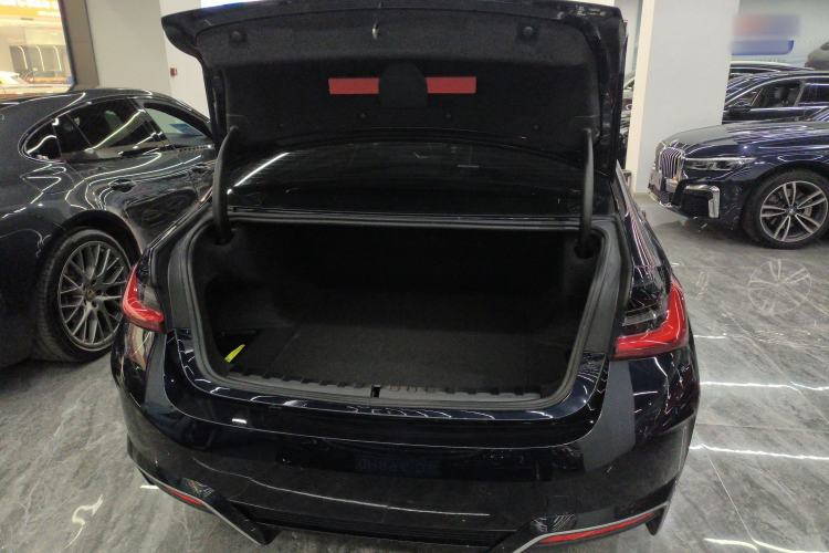 Used BMW i3 2022 eDrive 35 L
