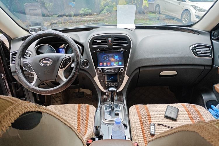 Used GAC Trumpchi GS5 Super 2015 2.0L Automatic Two-Wheel Drive Elite Edition Center Console