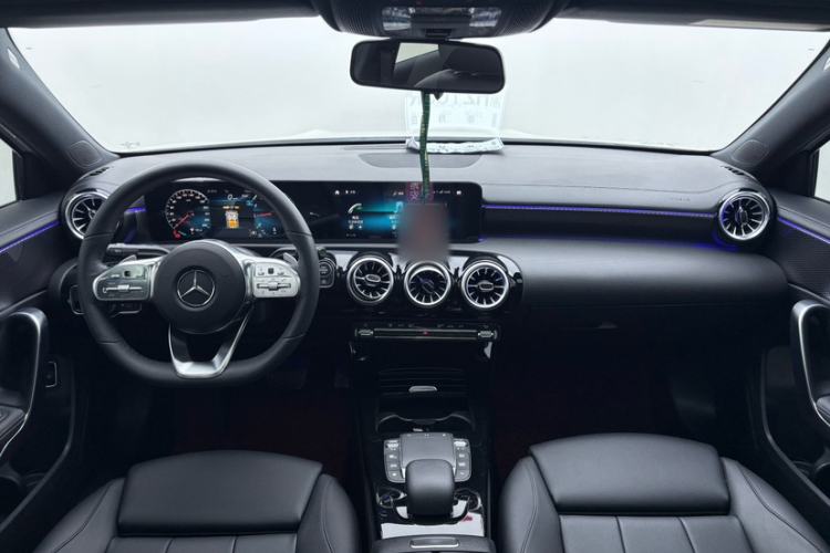 Used Mercedes-Benz A-Class 2022 Restyled A 200 L Sport Sedan Fashion Version Interior 4