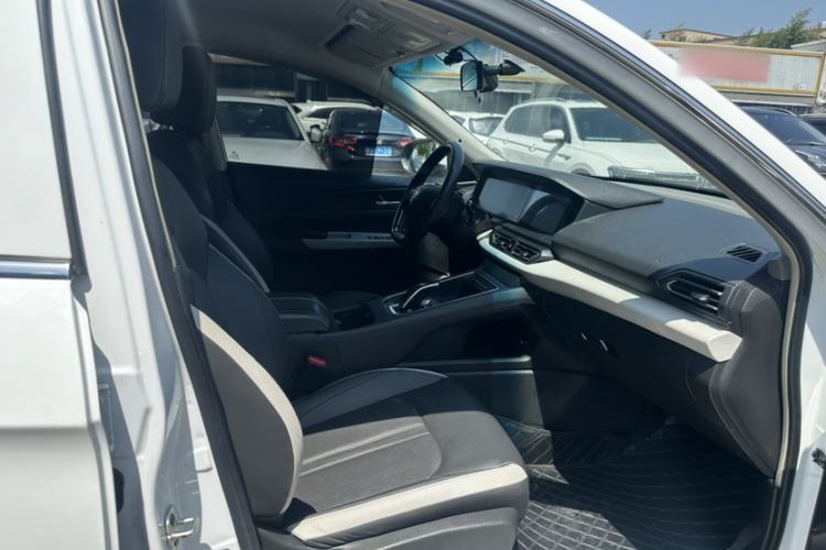 Used Dongfeng Aeolus E70 2023 500 Smart Version Lithium Iron Phosphate 48.6 kWh 110 kW
