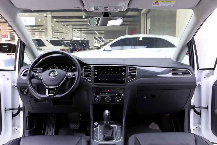 Used Volkswagen Golf Sportsvan 2018 230TSI Automatic Luxury Model
