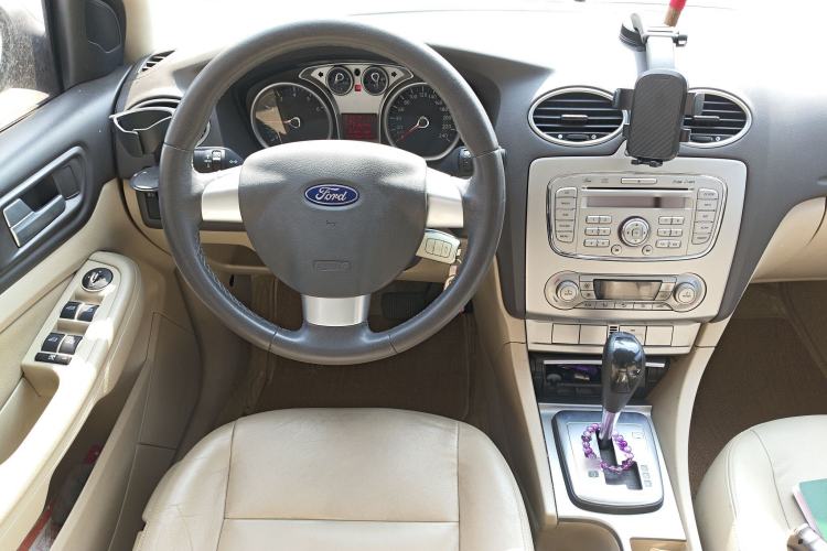 Used Ford Focus 2013 Sedan Classic 1.8L Automatic Fashion Edition
