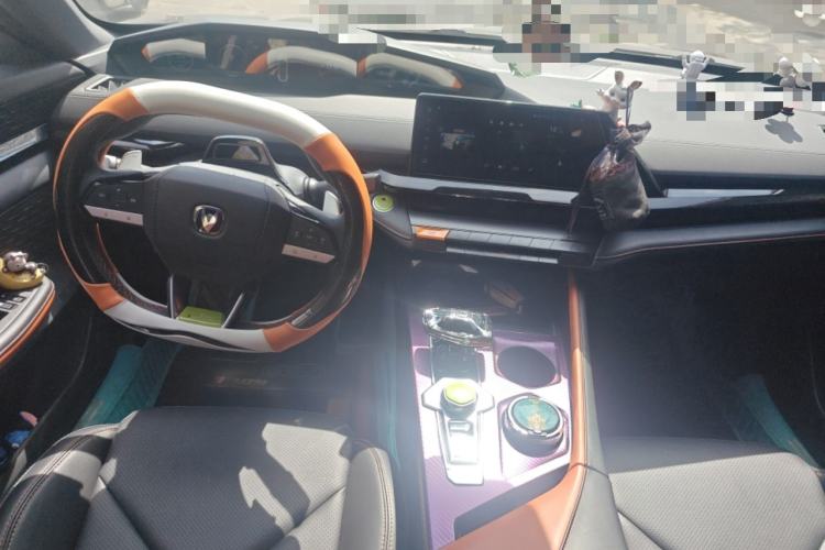 Used CHANGAN UNI-V 2022 1.5T Prestige Version Center Console