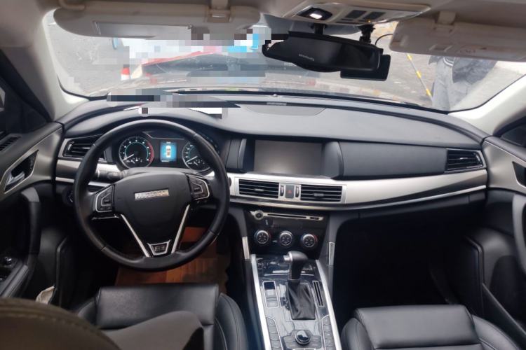 Used Haval H7 2016 Blue-Label H7 2.0T Automatic Luxury Model Center Console