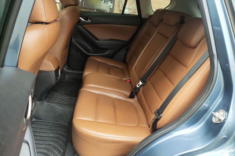 Used Mazda CX-5 2015 2.0L Automatic Two-Wheel Drive Urban Version Left Rear Seat