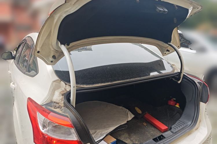 Used Ford Focus 2012 Sedan 1.6L Manual Fashion Edition
