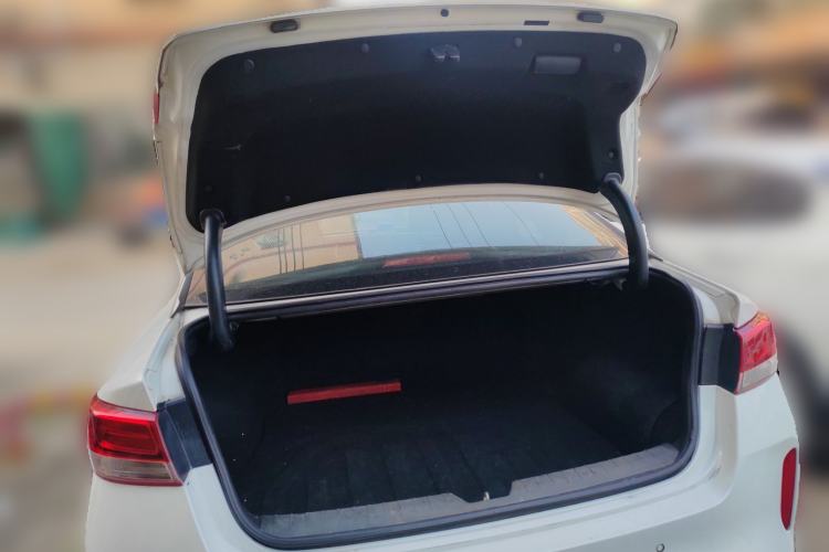 Used Kia K5 2016 2.0L Hybrid GLS Trunk