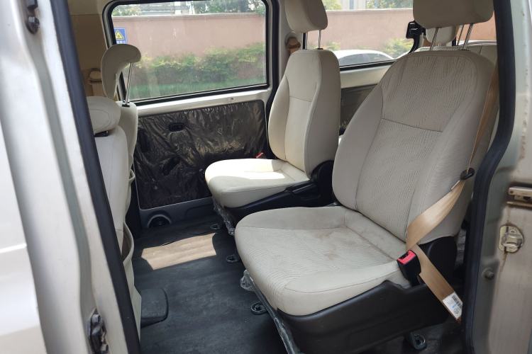 Used Wuling Hongguang V 2019 1.5L Standard Version China VI LAR