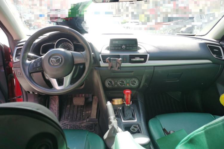 Used Mazda 3 Axela 2014 Sedan 1.5L Automatic Comfort Model
