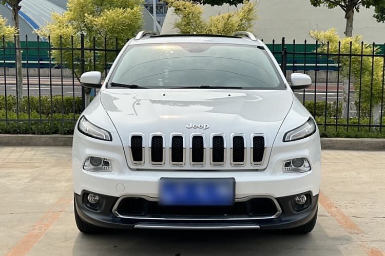 Used Jeep Cherokee 2017 2.0L Superior Edition