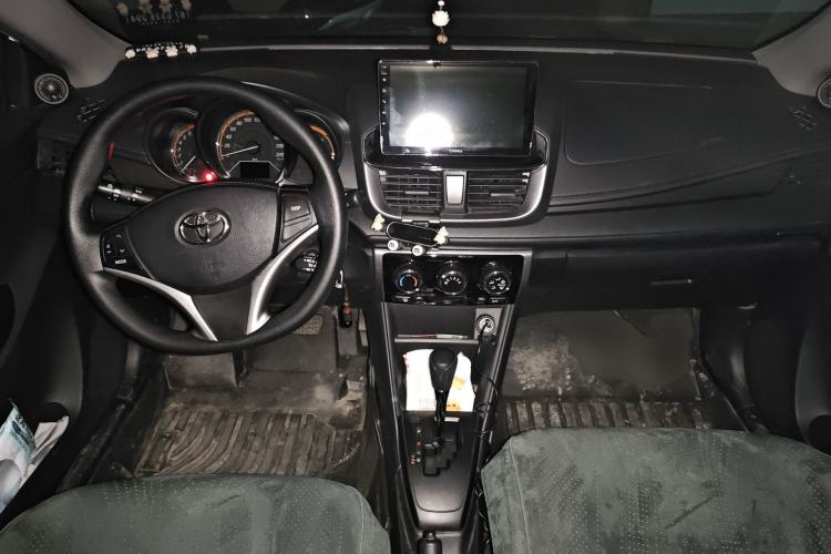 Used Toyota YARiS L Zhi Xuan 2022 X-Trail 1.5L CVT Leading PLUS Edition Center Console