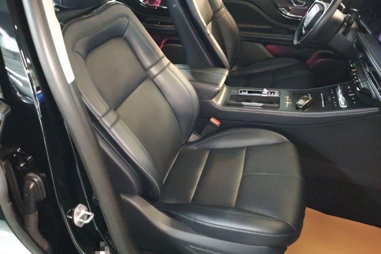 Used Lincoln Corsair 2024 1.5T Two-Wheel Drive Deluxe Hybrid Version Right Front Seat