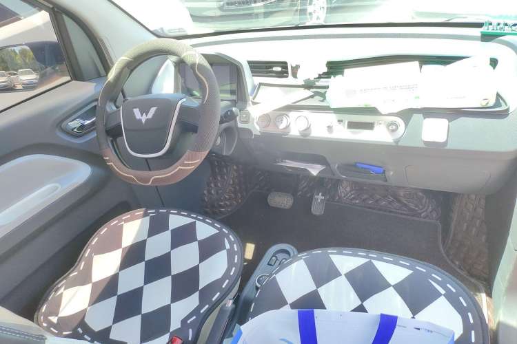 Used Wuling Hongguang MINIEV 2022 Macaron Premium Model – Lithium Iron Phosphate