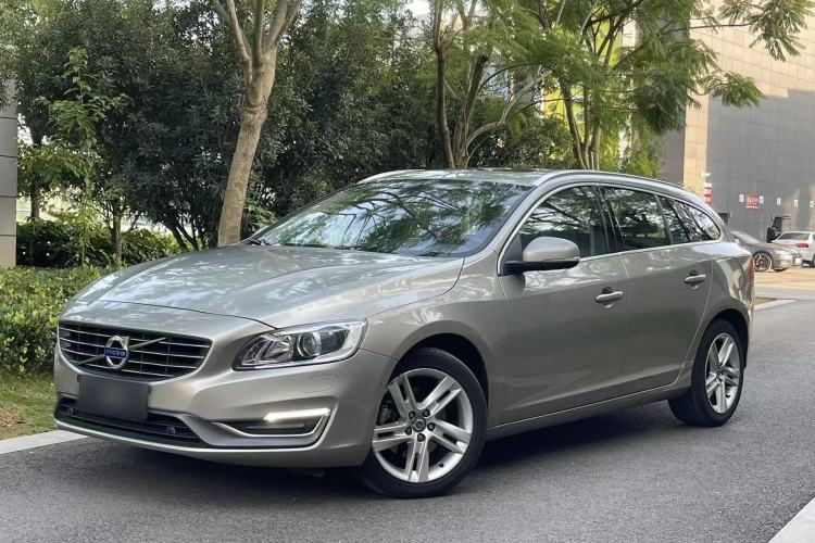 Used Volvo V60 2015 T5 Zhiya Edition
