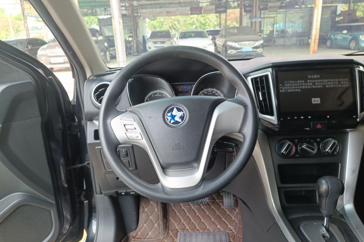 Used Venucia T70 2015 2.0L CVT Smart Choice Edition