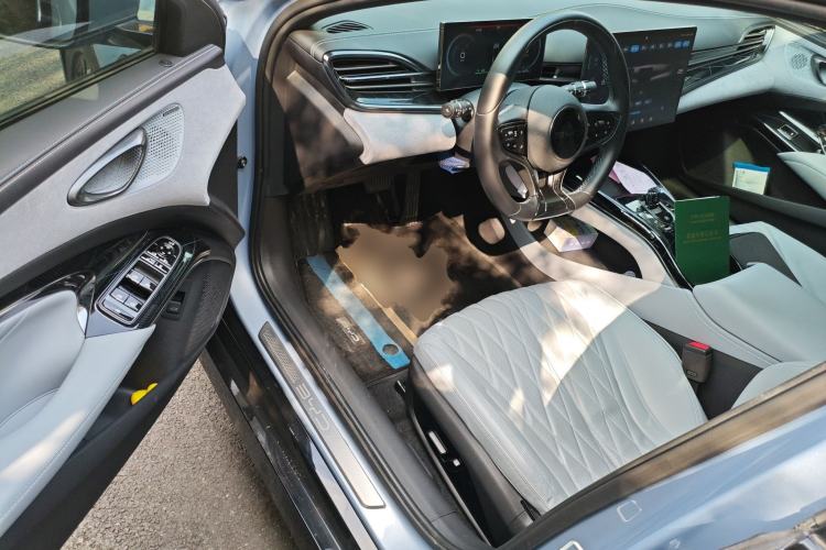 Used BYD Seal 2022 550 km Standard Range Rear-Wheel Drive Prestige Version Driver Seat