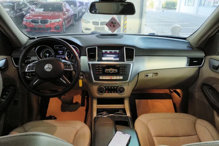 Used Mercedes-Benz M-Class 2014 ML 320 4MATIC
