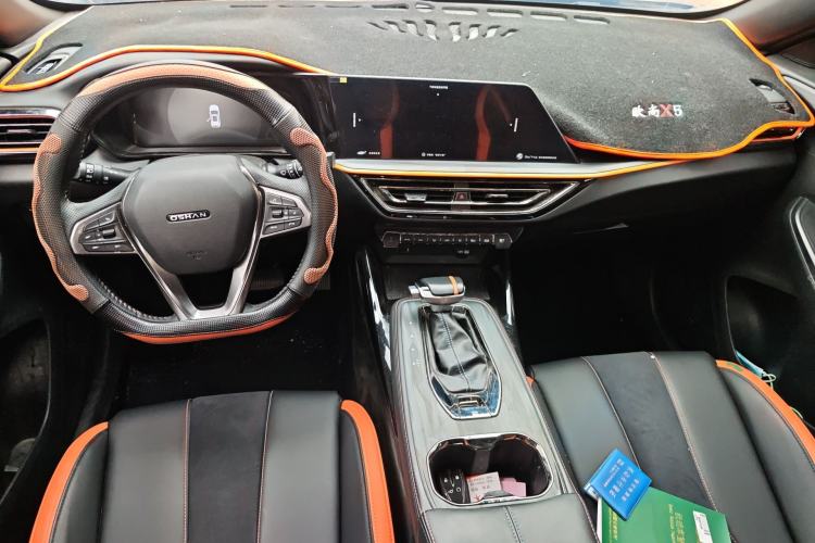 Used CHANGAN OSHAN X5 2022 Sport Edition 1.5T DCT Cyclone Assault Center Console