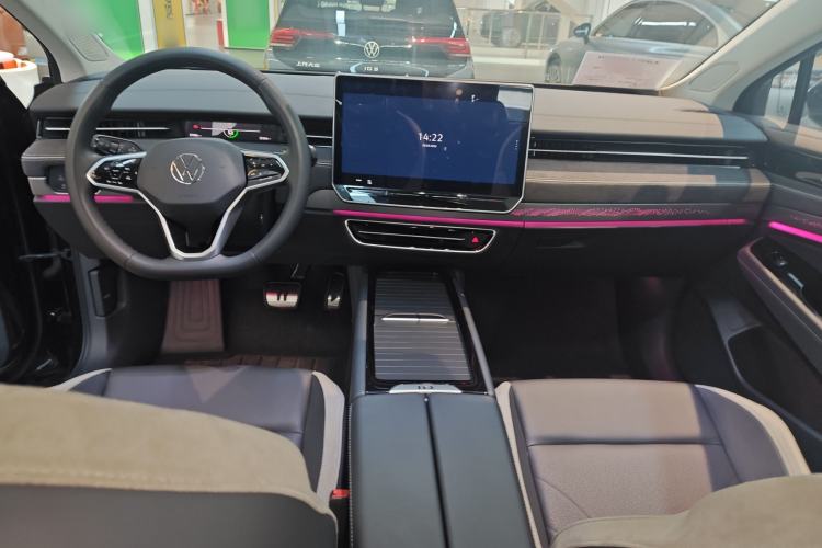 Used Volkswagen ID.7 VIZZION 2024 First Edition Center Console