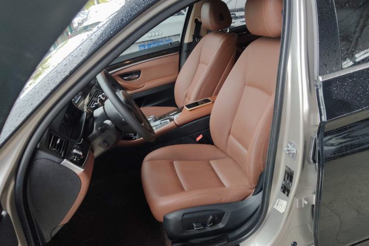 Used BMW 5 Series 2014 528Li Leading Model
