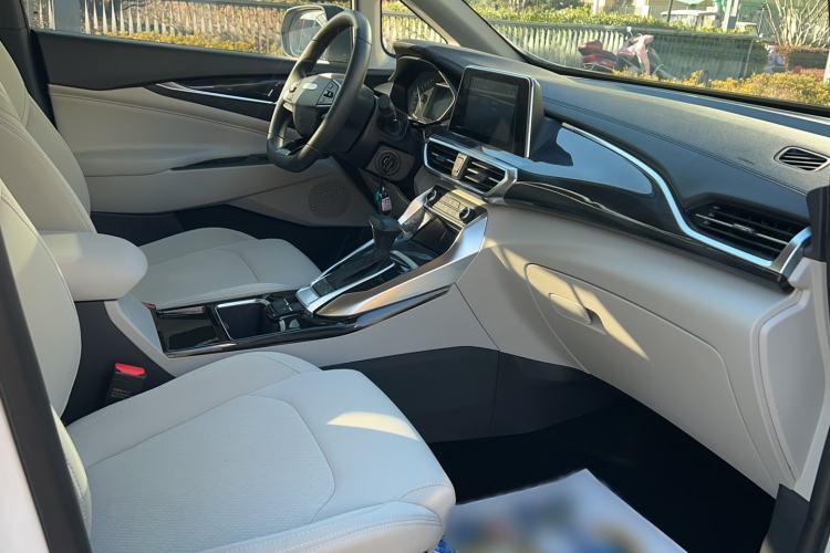 Used SAIC MAXUS Dajia 5 2022 430 km Elite Version 7-Seater
