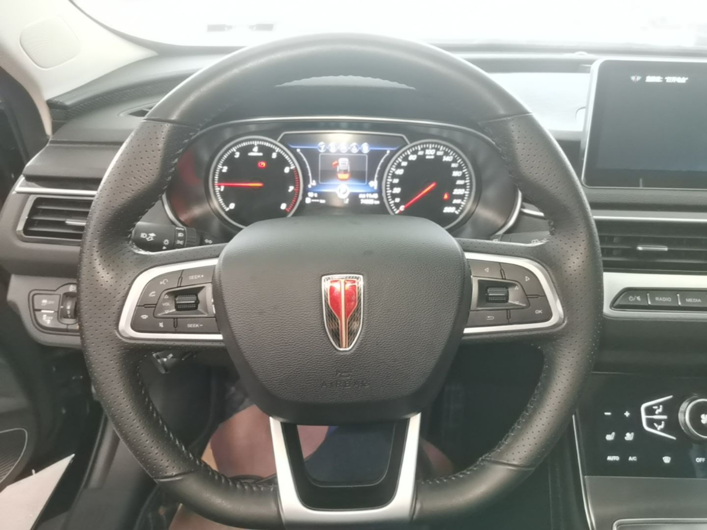 Hongqi H5 2022 Classic Model 1.8T Automatic Smart Connect Flagship Edition - Chinese Trim Chang — снимка 13